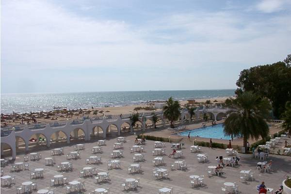 CLUB EL BOUSTEN _beach and restaurant