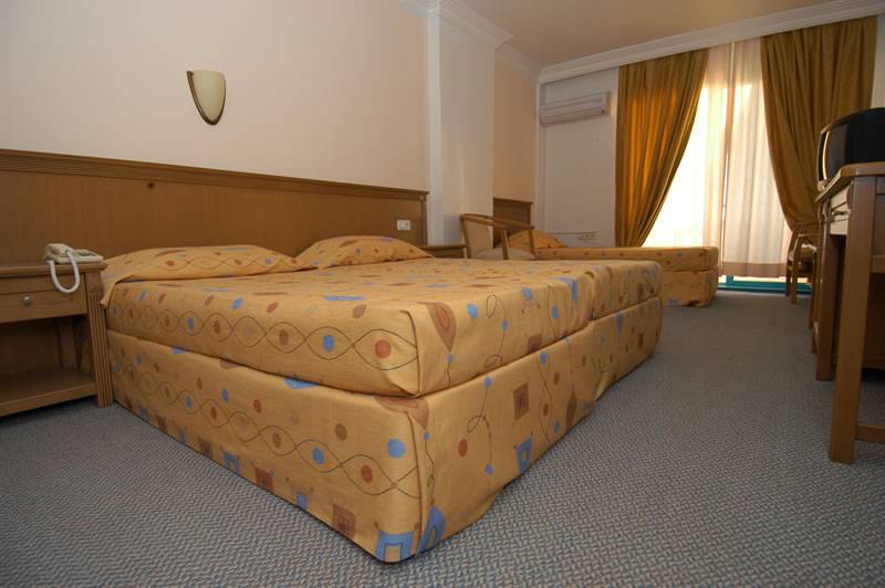 CLUB HOTEL MIRABELL_room