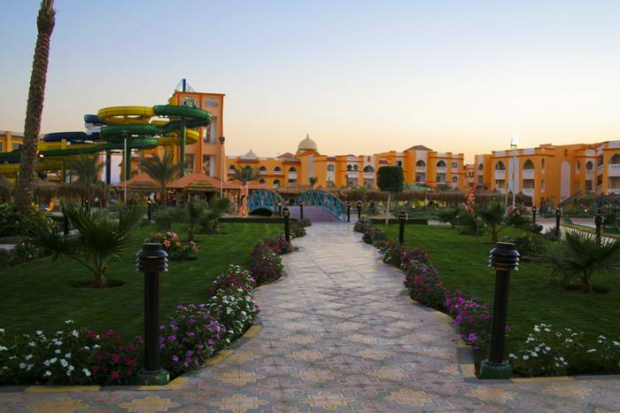 ALBATROS RESORT _garden